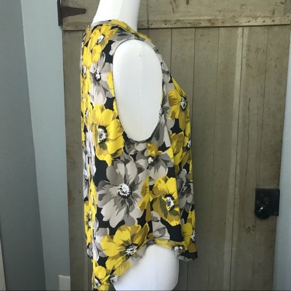 SOLD!!! Who What Wear Sleeveless Top, Multi-Floral - Picture 4 of 7
